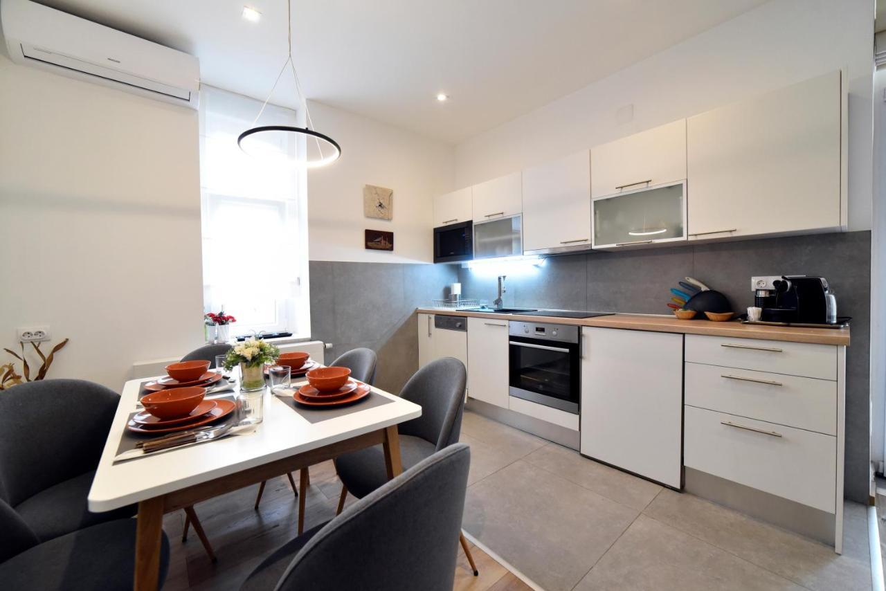 Luxery Spa Apartment Zagreb Bagian luar foto